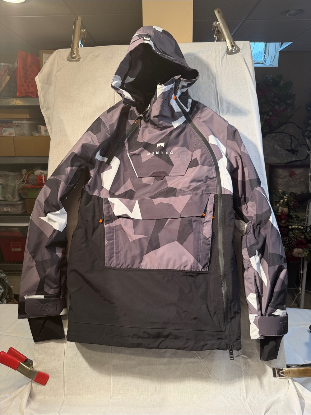 Montec Doom Ski/Snowboard Jacket Size Large excellent condition